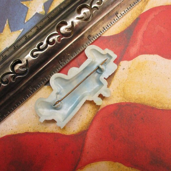 WWII MILITARY Home Front Jeep Soldiers Brooch ~ VINTAGE Military Jeep Book Piece - Picture 15 of 16